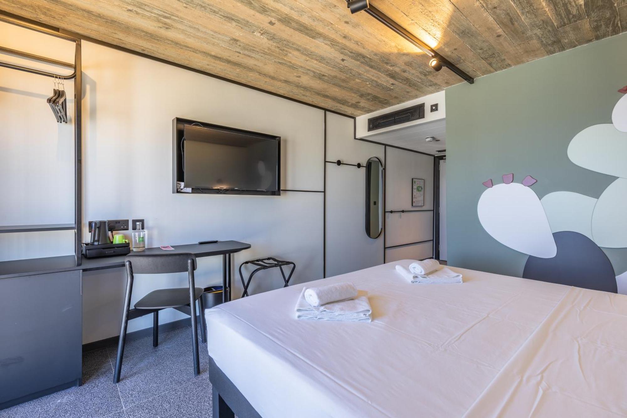 Ibis Styles St Pauls Bay Malta Hotel St. Paul's Bay Exterior photo